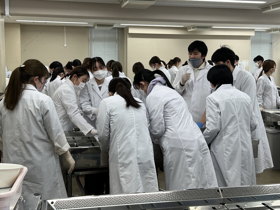 売れ筋がひ贈り物！ 福井大学医学部との連携授業＜第1弾＞ 福井大学医学部で「解剖 語学・辞書・学習参考書