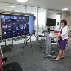 双方向通信を活用したオンラインキャリアガイダンスを開催しました。