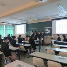 健康栄養学科の卒業研究発表会が行われました。