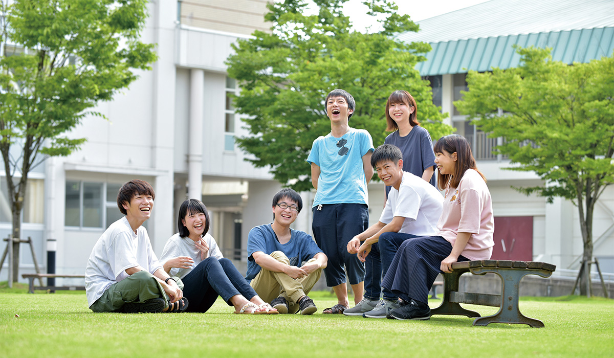 人間生活学部 仁愛大学