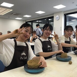 学生が地域の方々と共同出店（越前元気フェスタ）