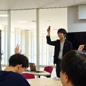 社会調査士への第一歩　アンケート＆インタビュー調査に向けた中間発表