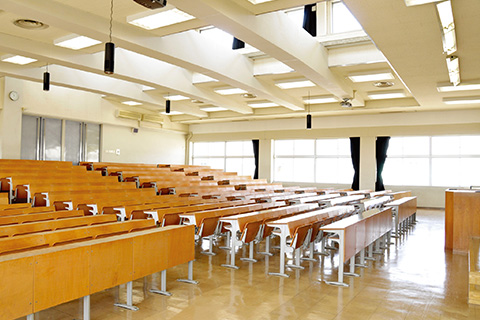 大講堂(A303)