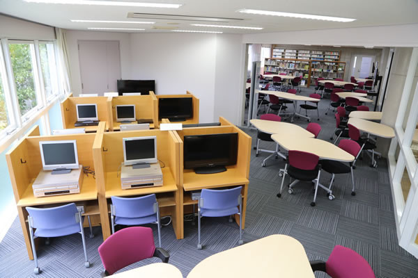 ラーニング・コモンズ ― 視聴覚エリア