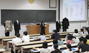 だしなみ講座（着こなし＆メイクアップ）