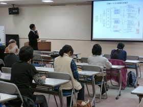 公開講座「上手に活用 介護保険」を開催しました