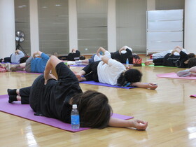 公開講座 「ピラティスで健康・体力づくり」を開講しました。