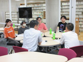 学生と事業者がともに考える